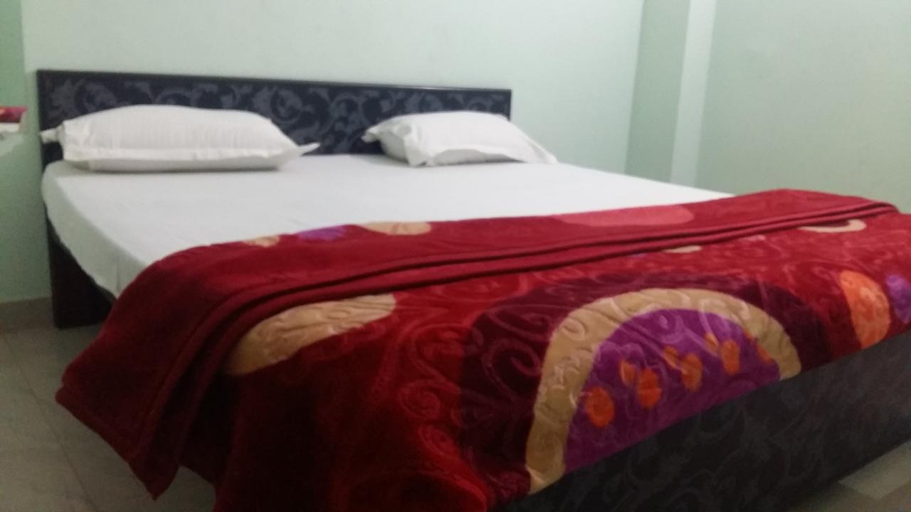 Hotel Giriraj Inn Varanasi Exterior photo