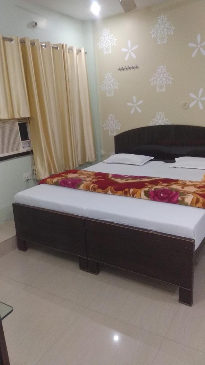 Hotel Giriraj Inn Varanasi Exterior photo